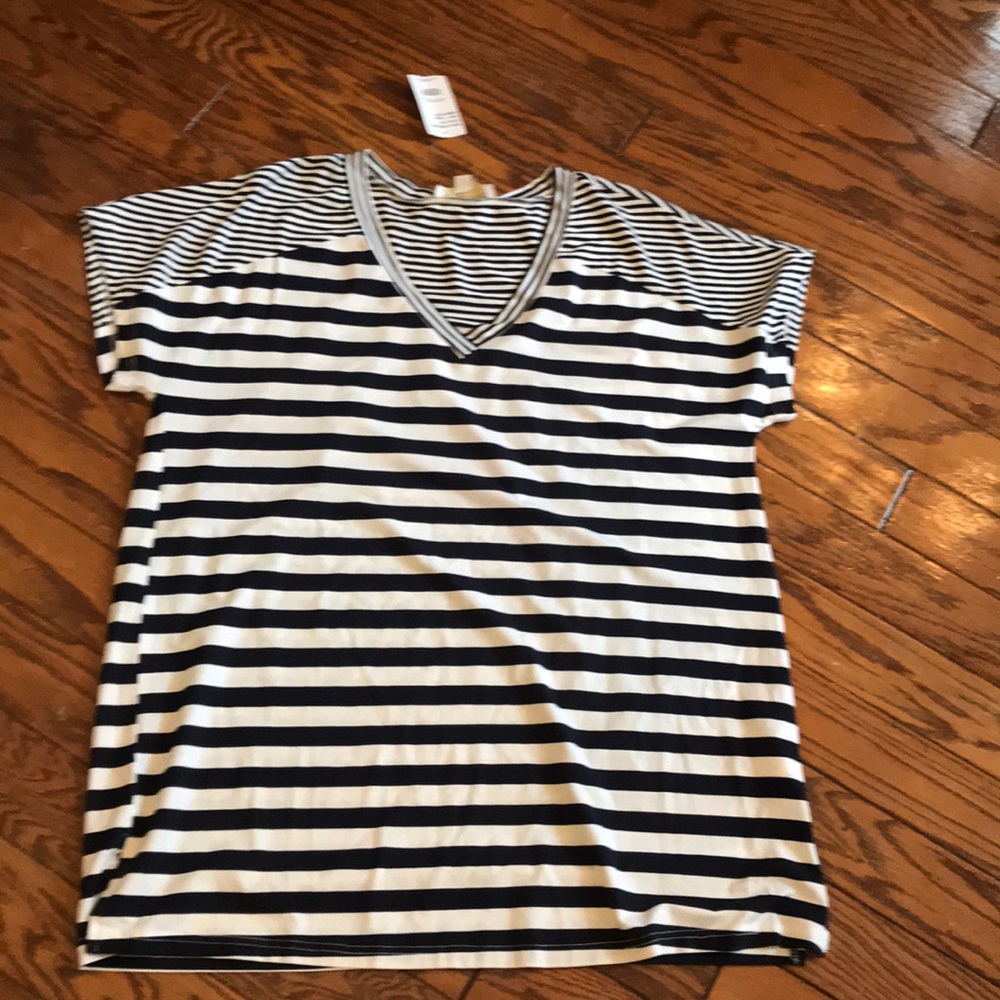 NWT Women’s Large/ XL Navy Stripe Weekend Top 🌟